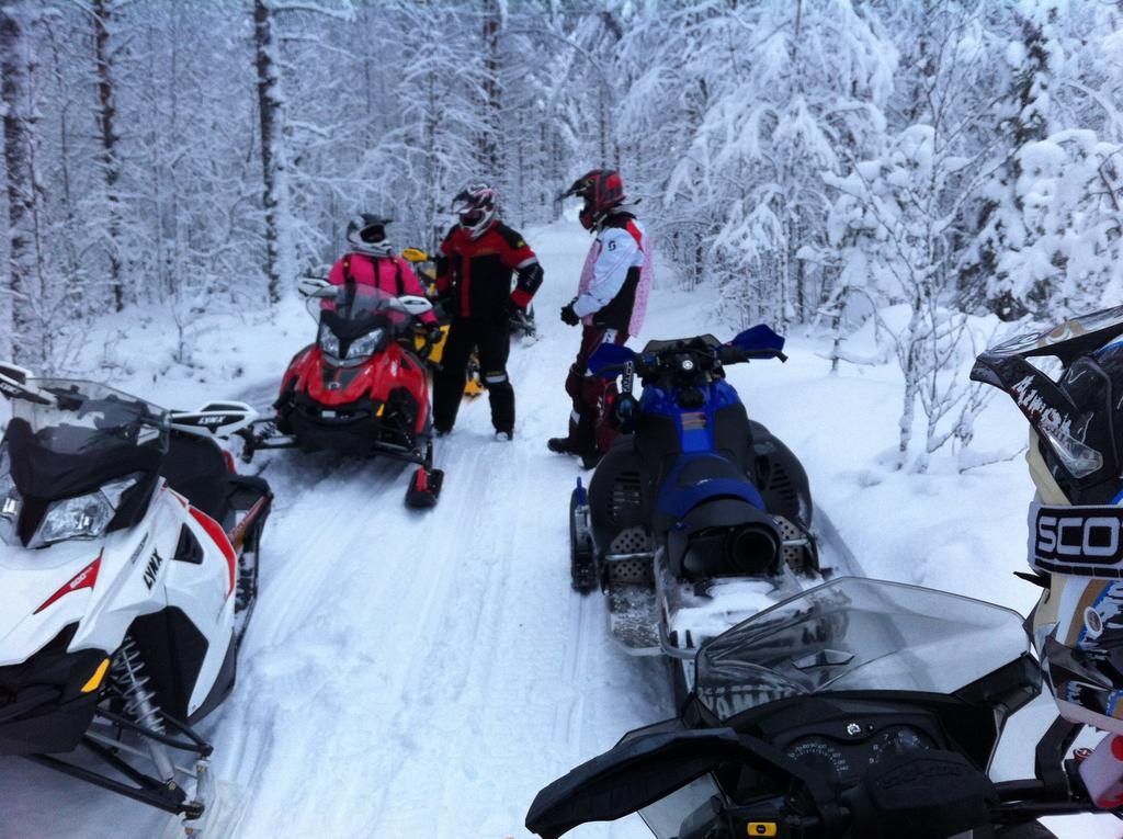 Karjalan Helmi Hotel Tolosenmäki Buitenkant foto
